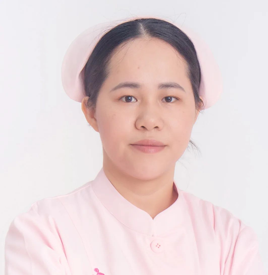 黄晓妍.jpg