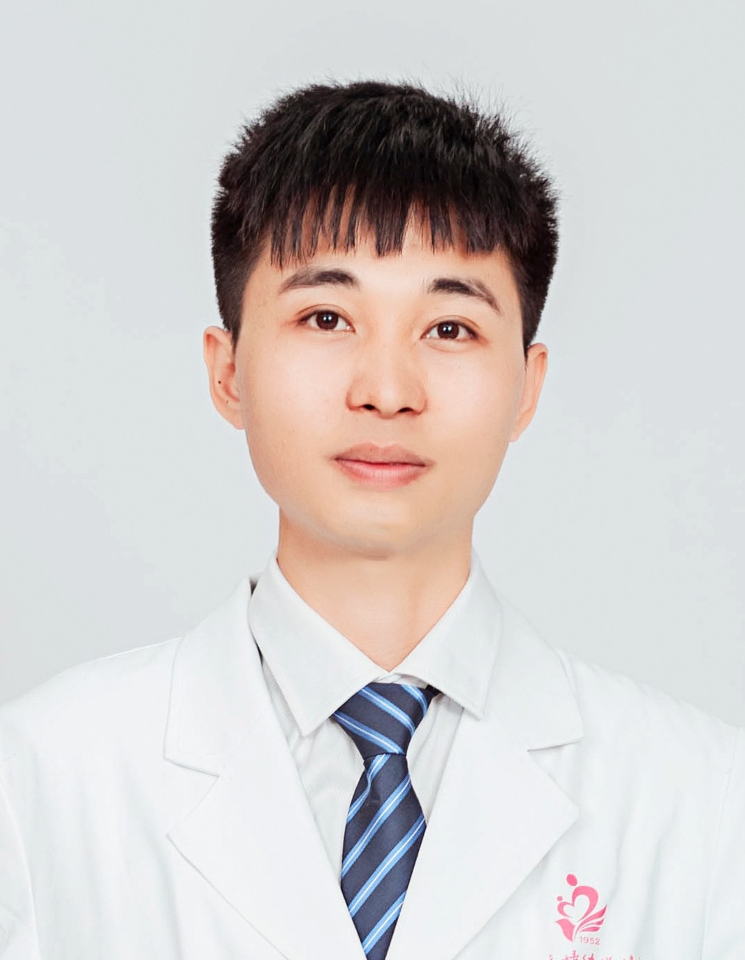 戴伟航_副本.jpg
