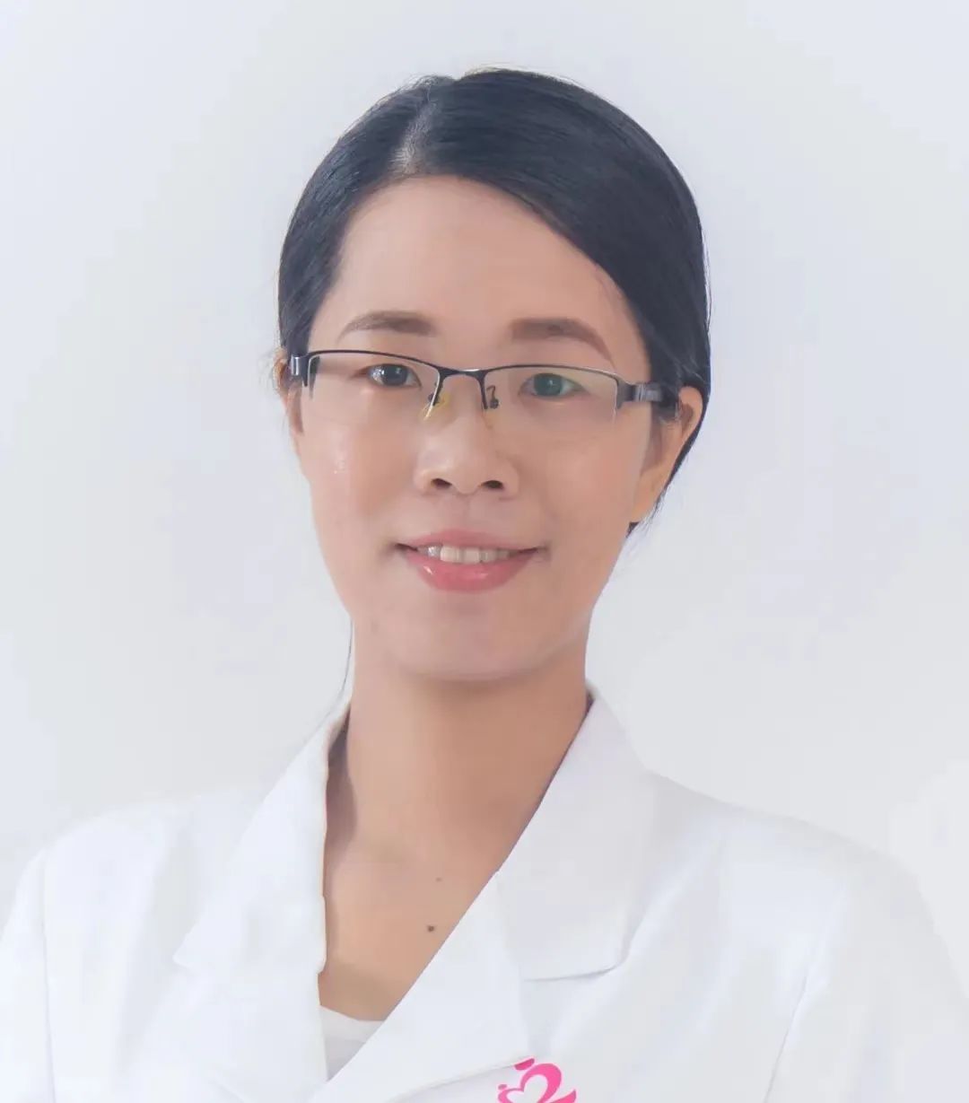 黄秀婷.jpg
