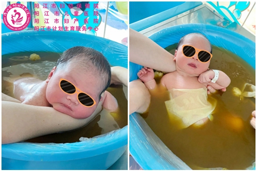 宝宝享受中医药浴.jpg