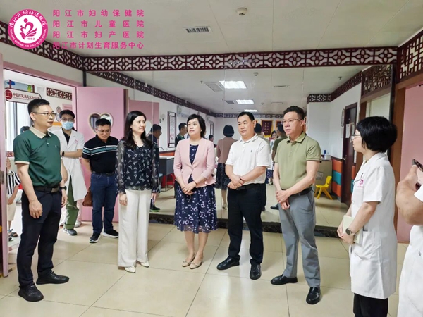 市残联听取康复科基本情况.jpg 市残联听取康复科基本情况.jpg
