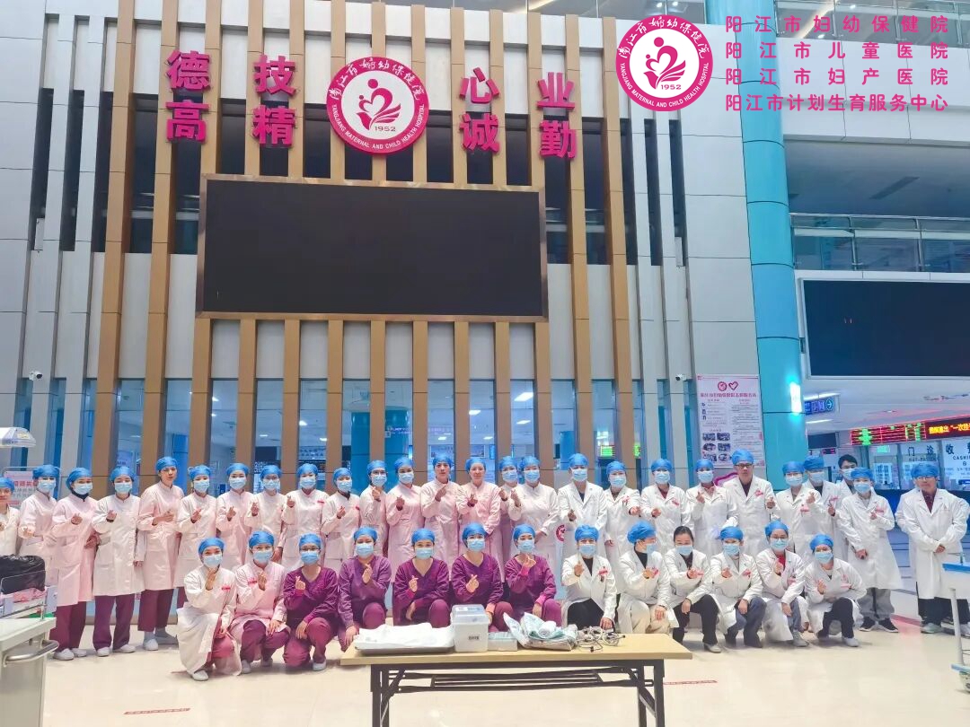 合影留念8957943758.jpg 合影留念8957943758.jpg